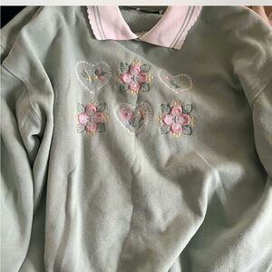 Cute vintage teal crewneck